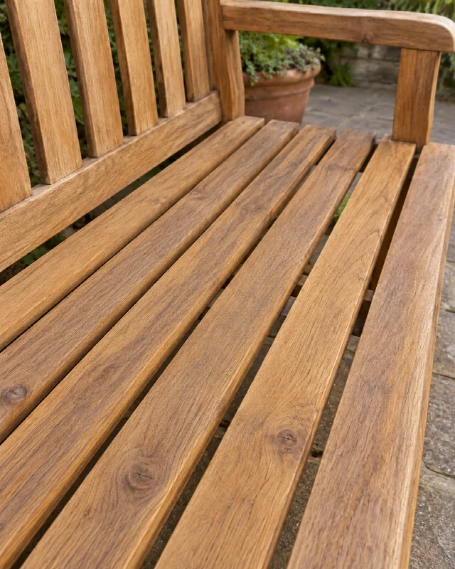 Aplicación ilustrativa: Protección sobre madera exterior