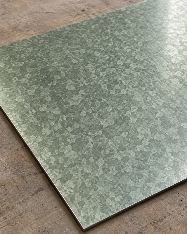 Aplicación ilustrativa: Base de anclaje sobre metal galvanizado