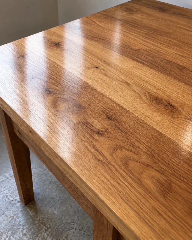 Aplicación ilustrativa: Laca incolora sobre madera sellada